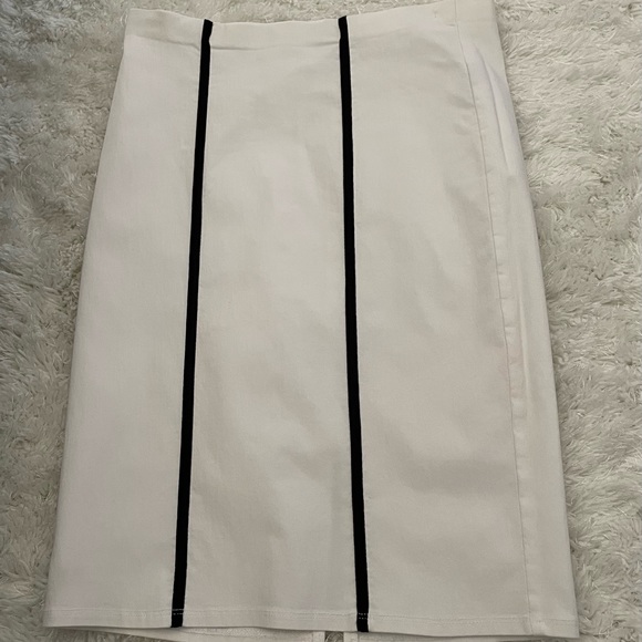 Woman pencil skirt pre loved like new - Picture 1 of 14